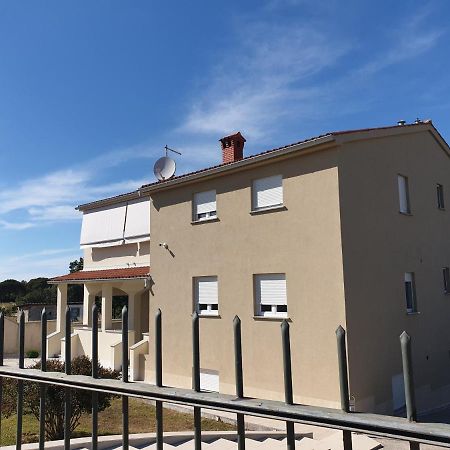 Apartments With A Parking Space Valbandon, Fazana - 7296 Štinjan Екстериор снимка
