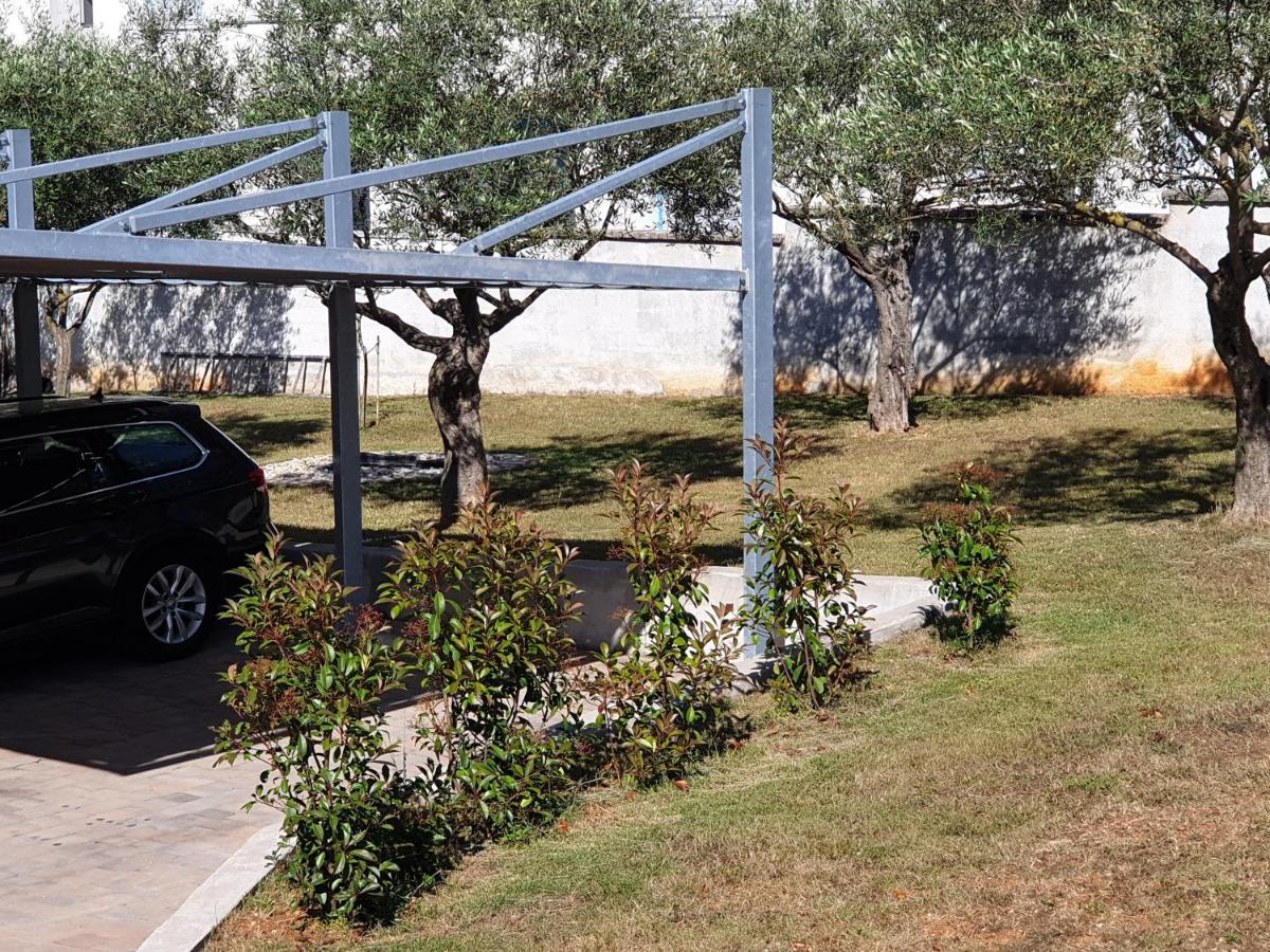 Apartments With A Parking Space Valbandon, Fazana - 7296 Štinjan Екстериор снимка