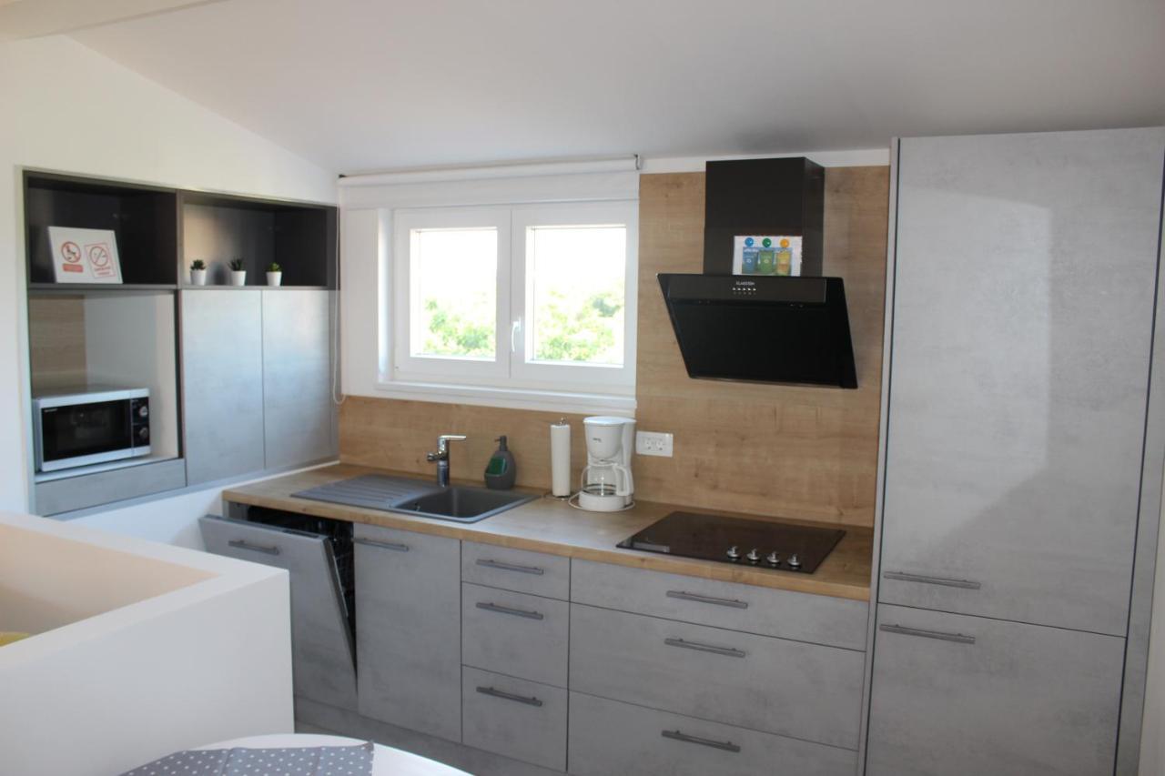 Apartments With A Parking Space Valbandon, Fazana - 7296 Štinjan Екстериор снимка